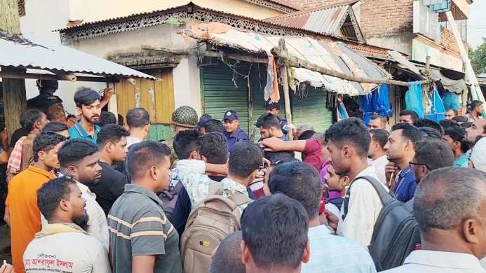 নাটোরে গোডাউনে ১৩ টন গুলির খোসা, তদন্তে পুলিশ ও সেনাবাহিনী