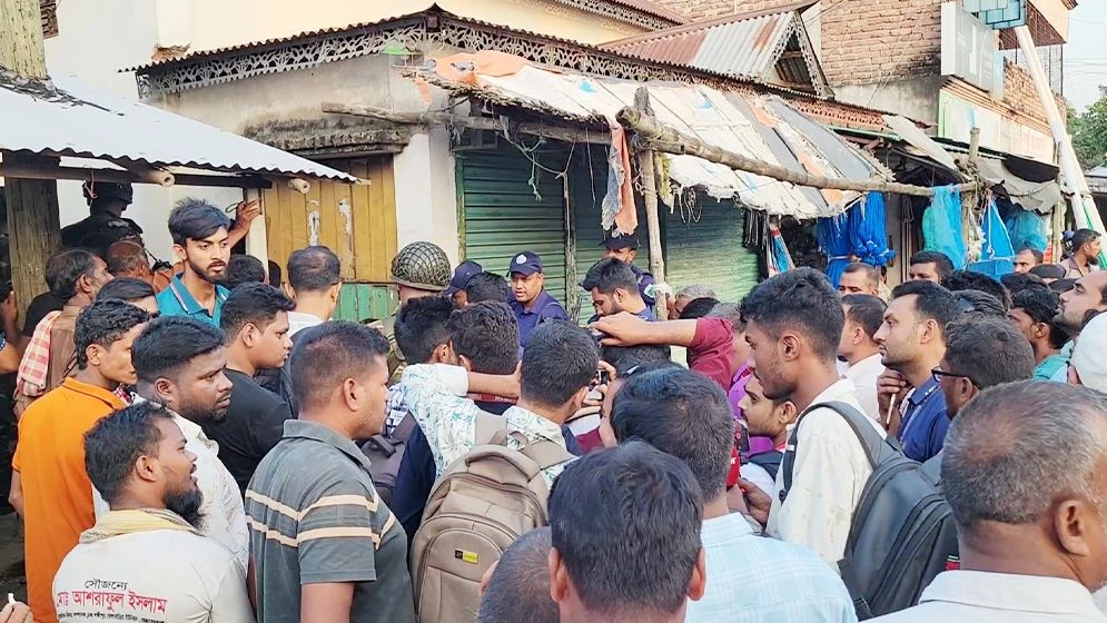 নাটোরে গোডাউনে ১৩ টন গুলির খোসা, তদন্তে পুলিশ ও সেনাবাহিনী