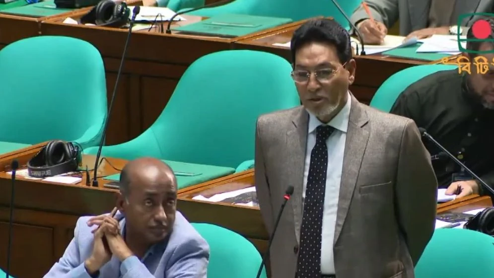 সংসদে প্রধানমন্ত্রীর প্রশংসা করে চিফ হুইপের কবিতা আবৃত্তি