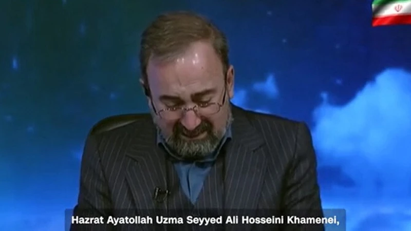 ইরানের সর্বোচ্চ নেতা খামেনির মৃত্যুতে লাইভে কান্নায় ভেঙে পড়লেন উপস্থাপক