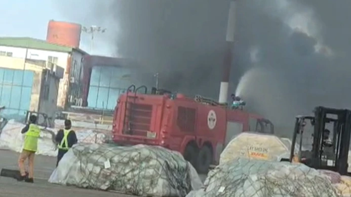 শাহজালাল আন্তর্জাতিক বিমানবন্দরের কার্গো ভিলেজে আগুন