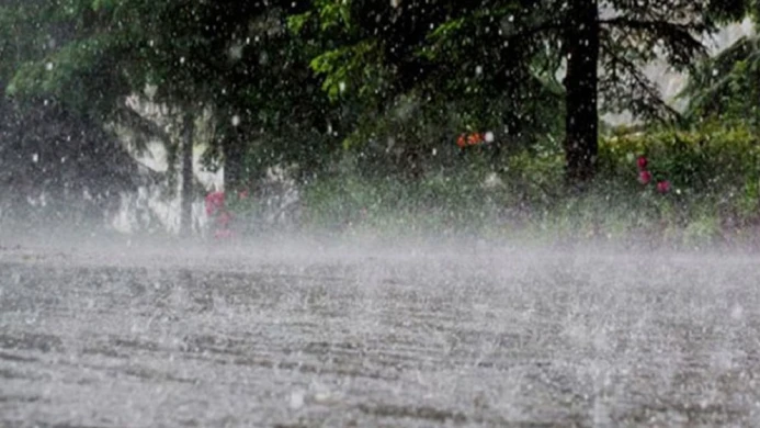 সারাদেশে পাঁচ দিনের বজ্রসহ বৃষ্টির পূর্বাভাস