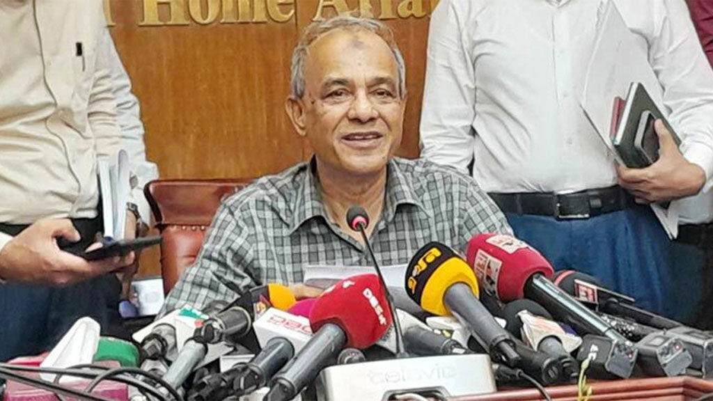 ফেব্রুয়ারিতে জাতীয় নির্বাচনের আগেই সকল অবৈধ ও লুট হওয়া অস্ত্র উদ্ধার করা হবে:স্বরাষ্ট্র উপদেষ্টা