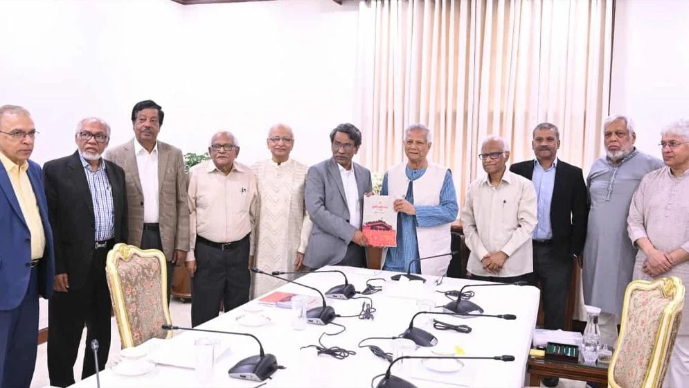 জাতীয় নির্বাচনের আগে গণভোটের উদ্যোগ চায় ঐকমত্য কমিশন