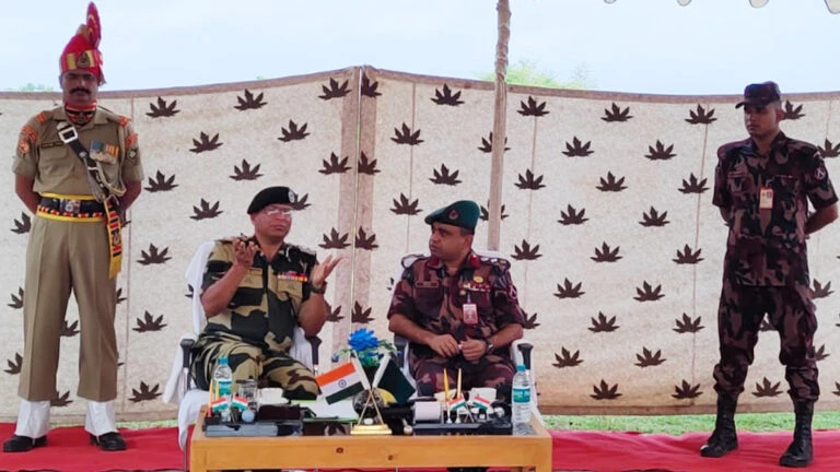 সীমান্ত হত্যা, মানবপাচার ও মাদক প্রতিরোধে মহেশপুরে বিজিবি-বিএসএফ বৈঠক