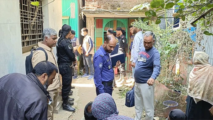 চোরের হাত থেকে বাঁচতে গিয়ে প্রাণ হারালেন র‍্যাব সদস্যের স্ত্রী