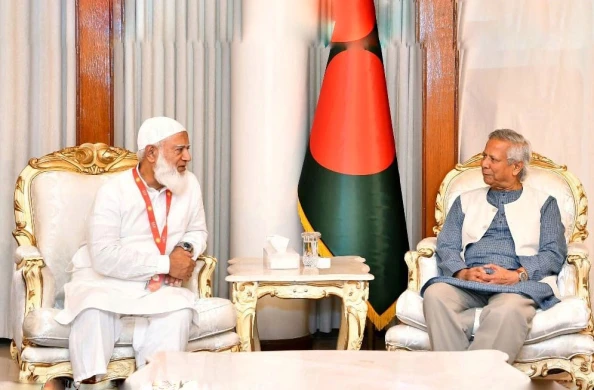 নির্বাচনে ভূমিকার জন্য জামায়াত আমিরকে প্রধান উপদেষ্টার অভিনন্দন