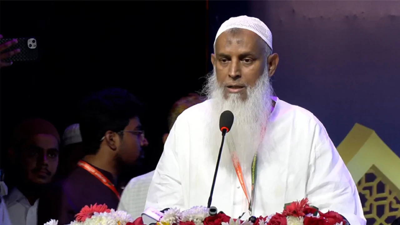 হজযাত্রীদের সেবা নিশ্চিত না হলে পদত্যাগ করা উচিত: ধর্মমন্ত্রী