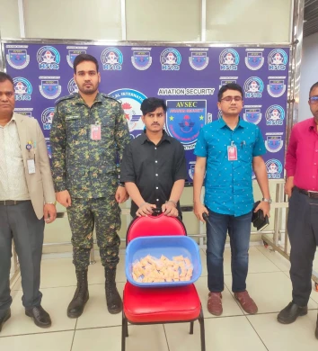৪ হাজারের বেশি ইয়াবাসহ সৌদি আরবগামী সাইদুল বিমানবন্দরে আটক
