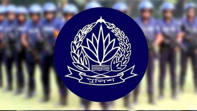 ১৫ নভেম্বর বদলাচ্ছে পুলিশের পোশাক, বিশেষজ্ঞরা বলছেন বদল চাই মানসিকতায়