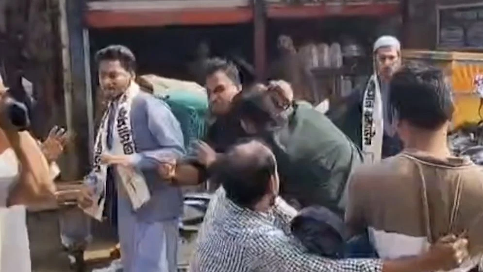 ফেসবুক পোস্ট ঘিরে শরীয়তপুরে বিএনপি-জামায়াত সংঘর্ষ, আহত ১২