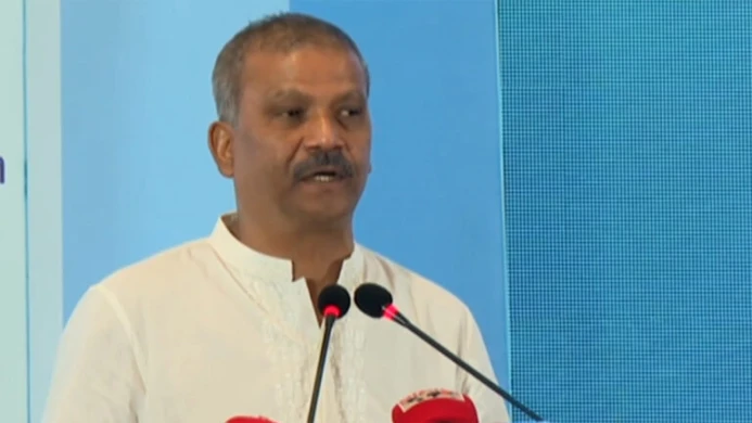 উপদেষ্টাদের নয়, দেশের জন্য সেফ এক্সিট প্রয়োজন: আসিফ নজরুল