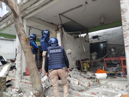 কেরানীগঞ্জে মাদ্রাসা থেকে আত্মঘাতী হামলার বোমা ও বিপুল কেমিক্যাল উদ্ধার