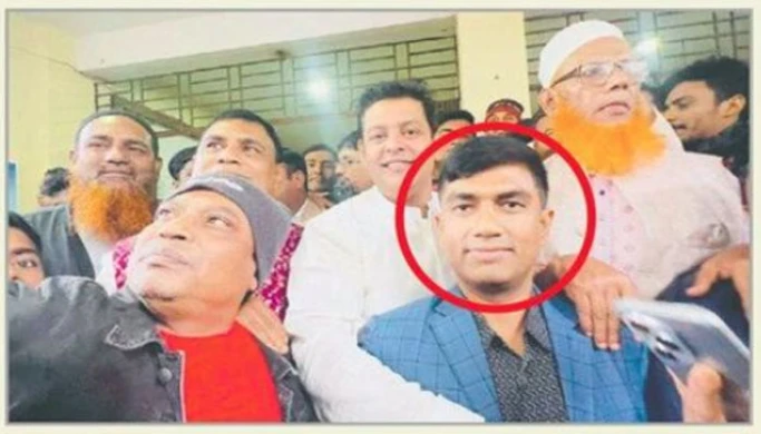 খাড়া মোশারফের জালিয়াতি, কবরস্থান-শ্মশান পর্যন্ত দখলের অভিযোগ