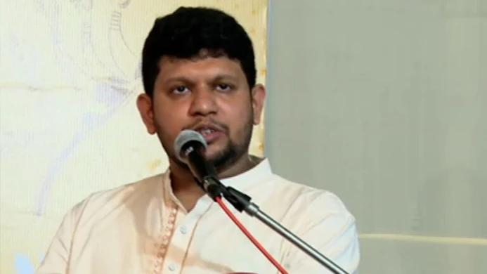 হিন্দু সম্প্রদায়কে ভোটের হাতিয়ার বানিয়েছে আওয়ামী লীগ: তথ্য উপদেষ্টা