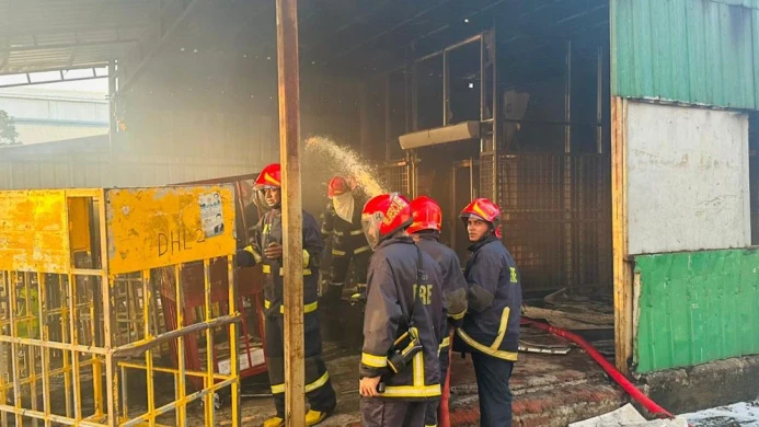 শাহজালাল কার্গো ভিলেজে ভয়াবহ আগুনে আহত অন্তত ৭