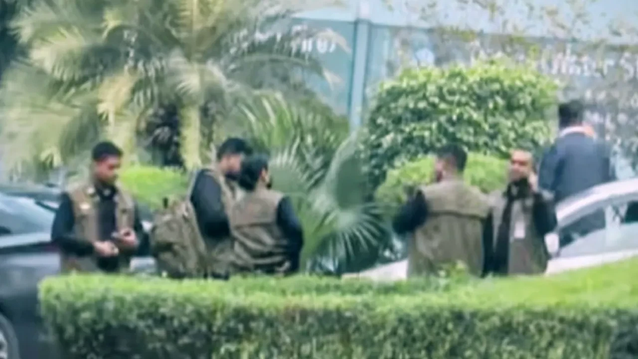 এভারকেয়ার হাসপাতালে খালেদা জিয়ার নিরাপত্তায় এসএসএফ