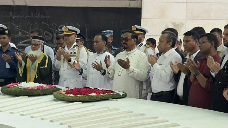 স্পিকার–ডেপুটি স্পিকারের শ্রদ্ধা নিবেদন জিয়া-খালেদা জিয়ার সমাধিতে