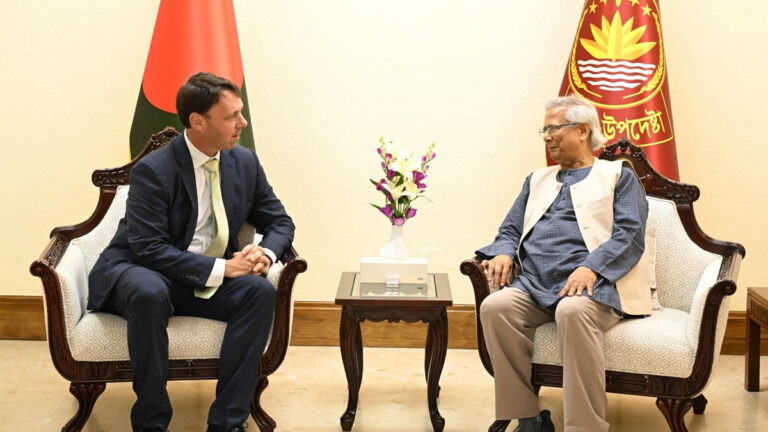 যুক্তরাষ্ট্র থেকে আমদানি বাড়াতে প্রস্তুত বাংলাদেশ: প্রধান উপদেষ্টা