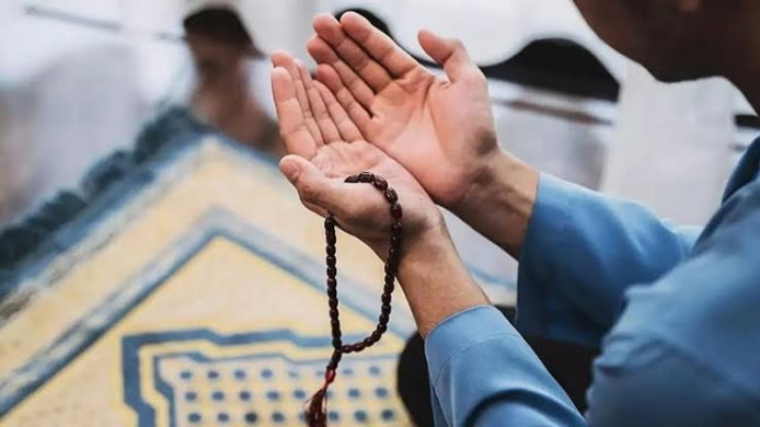 দোয়ার শক্তি: আল্লাহর কাছে প্রার্থনার মাধ্যমে পরিবর্তিত হয় জীবন