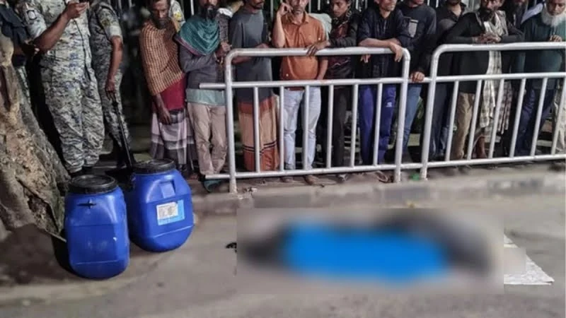 রাজধানীতে ফুটপাতের ড্রাম থেকে উদ্ধার খণ্ডিত মরদেহ