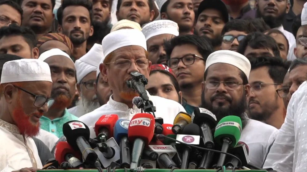 সংস্কার এড়িয়ে ‘ফ্যাসিবাদ’ চাপাতে চাইলে বিএনপিকে মূল্য দিতে হবে: আযাদ