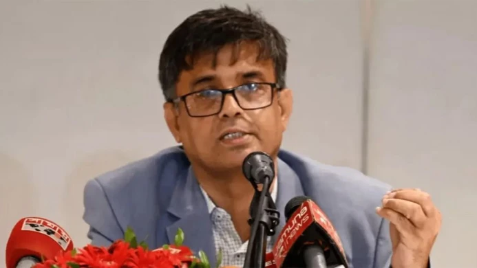 নির্বাচন সামনে রেখে অপতথ্যের চ্যালেঞ্জের কথা জানালেন শফিকুল আলম