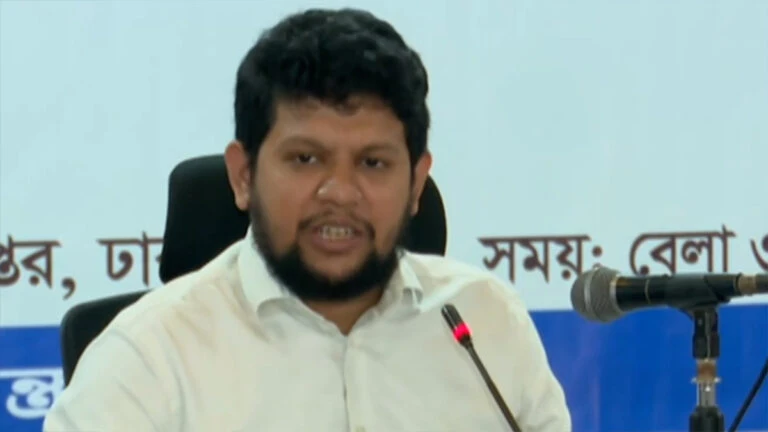 সাংবাদিকদের ওয়েজ বোর্ড শ্রম মন্ত্রণালয়ের অধীনে আনার প্রস্তাব: তথ্য উপদেষ্টা