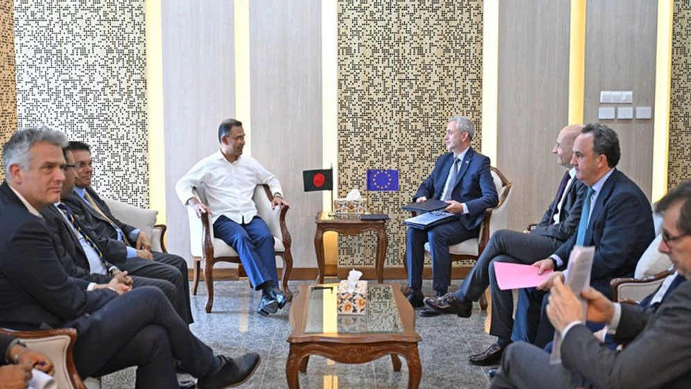 ইইউ প্রতিনিধি দলের প্রধানমন্ত্রীর সঙ্গে সৌজন্য সাক্ষাৎ