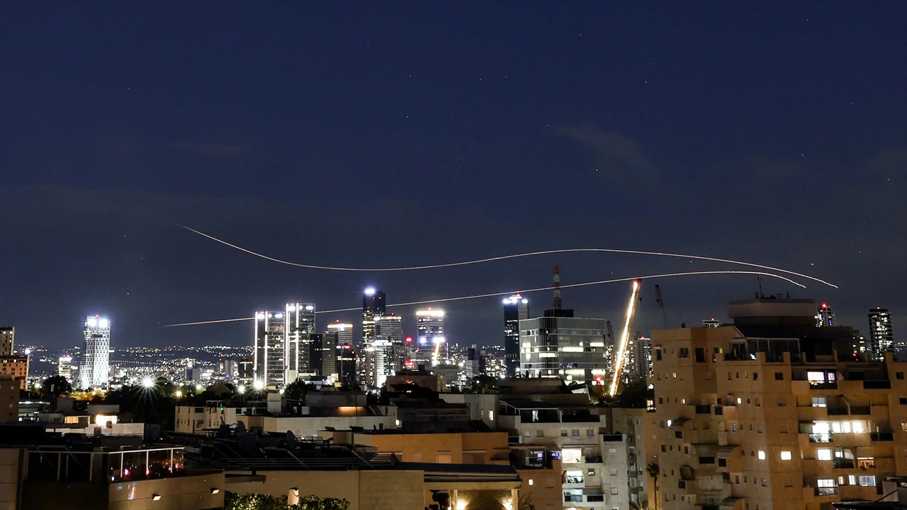 ফের ইরান-ইসরায়েলের পাল্টাপাল্টি হামলা অব্যাহত