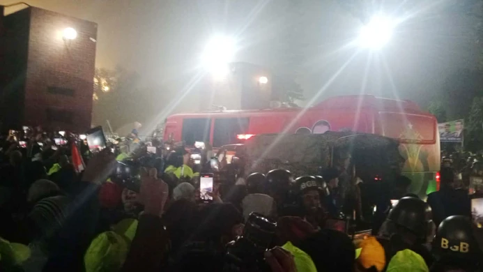 বীর শহীদদের প্রতি শ্রদ্ধা জানাতে সাভারের জাতীয় স্মৃতিসৌধে তারেক রহমান