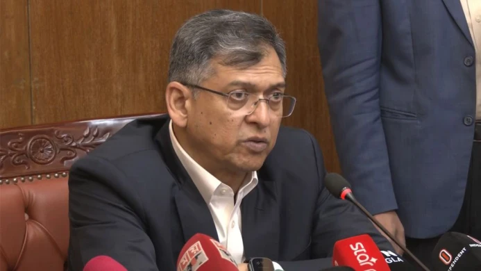 সন্ত্রাস ও চাঁদাবাজির বিরুদ্ধে কঠোর অবস্থানে সরকার: স্বরাষ্ট্রমন্ত্রী