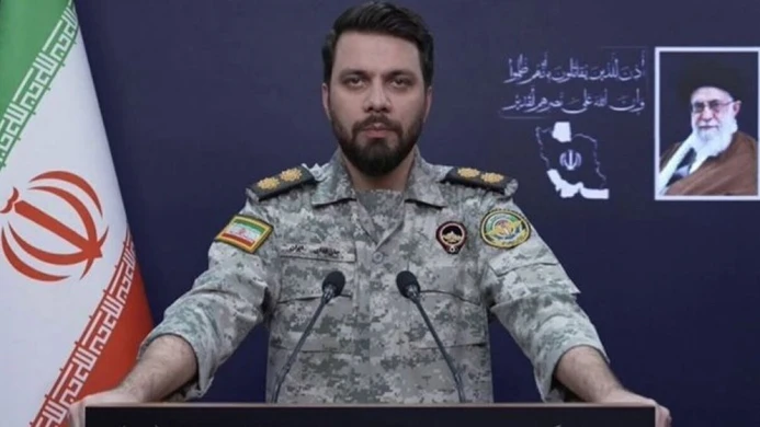 আবুধাবি–দুবাইয়ের বন্দর খালি করার আহ্বান ইরানের