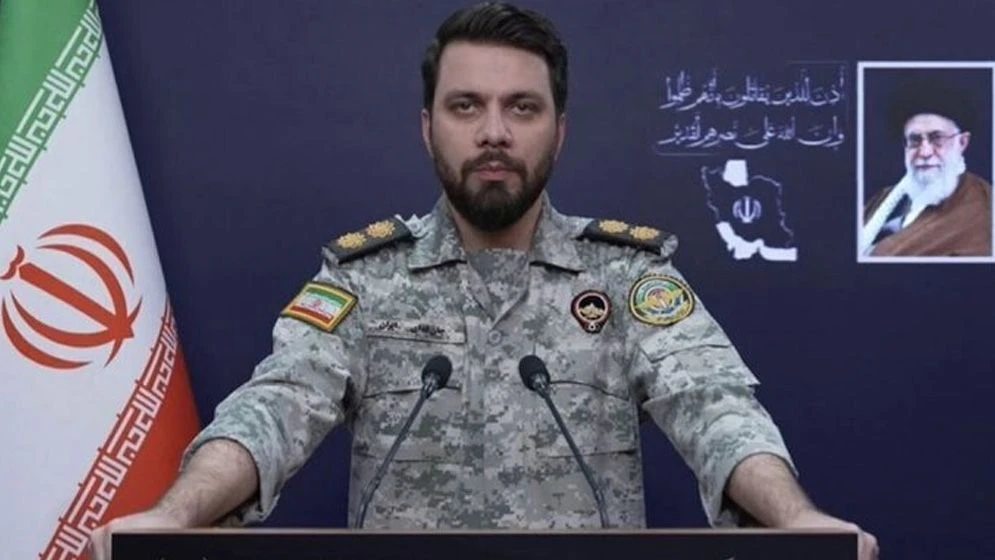 আবুধাবি–দুবাইয়ের বন্দর খালি করার আহ্বান ইরানের