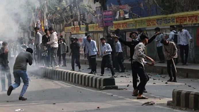 শান্তিচুক্তির একমাস পরই ফের ঢাকা–আইডিয়াল কলেজে সংঘর্ষ