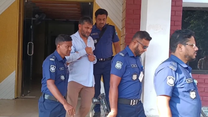 ঝিনাইদহে যুবলীগ নেতাকে গণপিটুনির পর পুলিশের হাতে হস্তান্তর