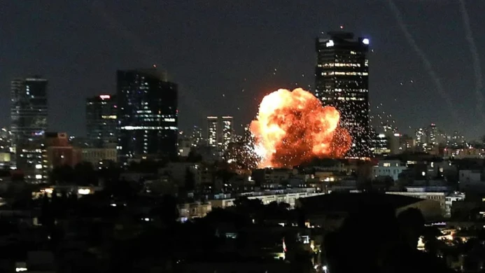 তেলআবিবে ইরানের ক্ষেপণাস্ত্র হামলা: নিহত ১, আহত ২১