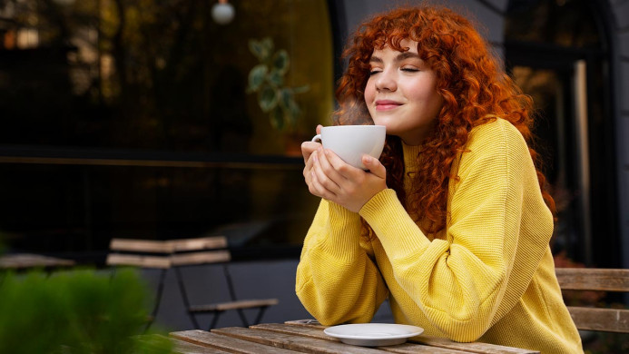 সকালে খালি পেটে চা খাওয়ার অভ্যাস, শরীরে আনছে জটিলতা