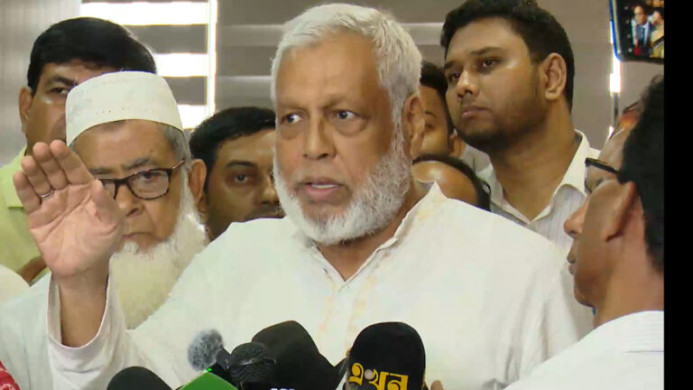 ইঞ্জিনিয়ারদের সমস্যায় নিরপেক্ষ সমাধানের আশ্বাস: উপদেষ্টা ফাওজুল কবির খান