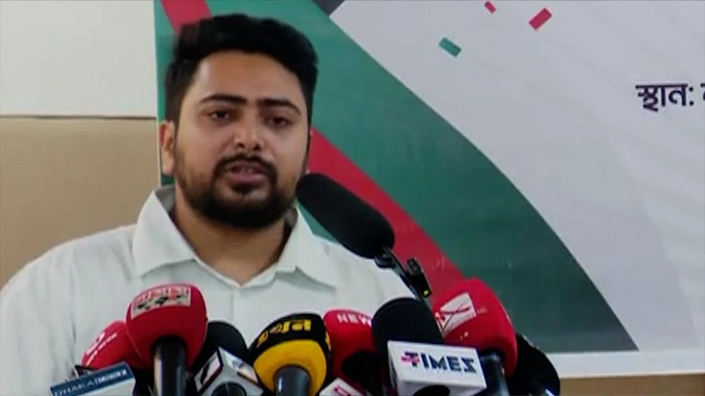 বাংলাদেশ এখন পরিবর্তনের অপেক্ষায়: নাহিদ ইসলাম