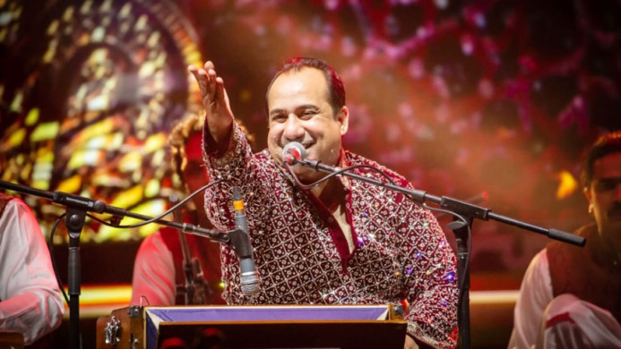 প্রথমবারের মত বাংলা গানে উস্তাদ রাহাত ফাতেহ আলী খান