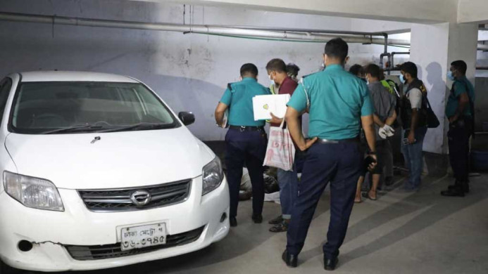 সিরাজুল ইসলাম মেডিকেল কলেজের পার্কিং হতে দুই ব্যক্তির লাশ উদ্ধার : তদন্তে পুলিশ