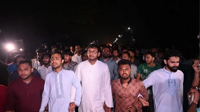 জাকসু নির্বাচন বর্জনের পর ক্যাম্পাসে ছাত্রদলের বিক্ষোভ মিছিল