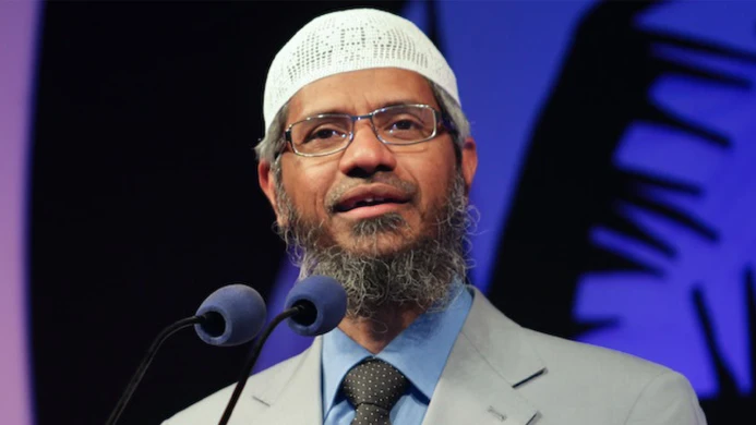 ঢাবিতে ড. জাকির নায়েককে সম্মানসূচক ডক্টরেট প্রদানের দাবিতে স্মারকলিপি