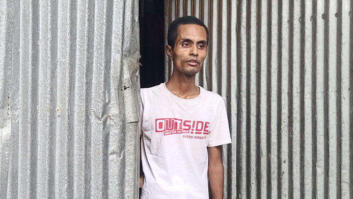 আওয়ামী লীগের নির্যাতনে মানসিক ভারসাম্য হারানো ছাত্রদল নেতার দায়িত্ব নিলেন তারেক রহমান