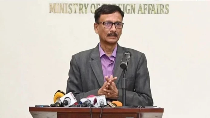 নির্বাচন প্রশ্নে প্রতিবেশি দেশের নসিহত মানা হবে না: পররাষ্ট্র উপদেষ্টা