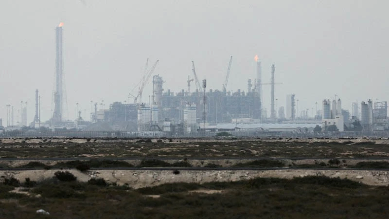 কাতারের রাস লাফানে ইরানের ক্ষেপণাস্ত্র হামলা, জ্বলছে আগুন