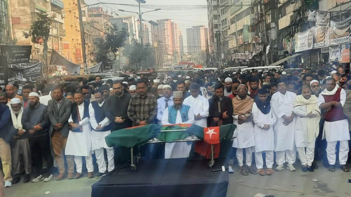 নয়াপল্টনে গুলিতে নিহত স্বেচ্ছাসেবক দল নেতার জানাজা সম্পন্ন