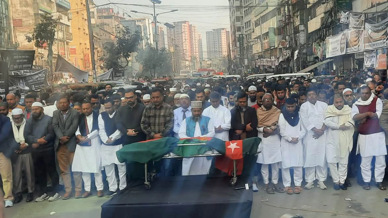 নয়াপল্টনে গুলিতে নিহত স্বেচ্ছাসেবক দল নেতার জানাজা সম্পন্ন
