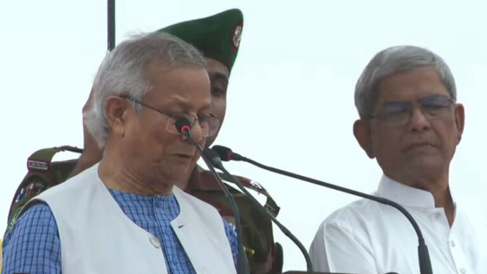 ‘জুলাই ঘোষণাপত্র’ পাঠ করলেন প্রধান উপদেষ্টা, এতে যা বলা হয়েছে দেশের ভবিষ্যৎ রূপরেখা নিয়ে